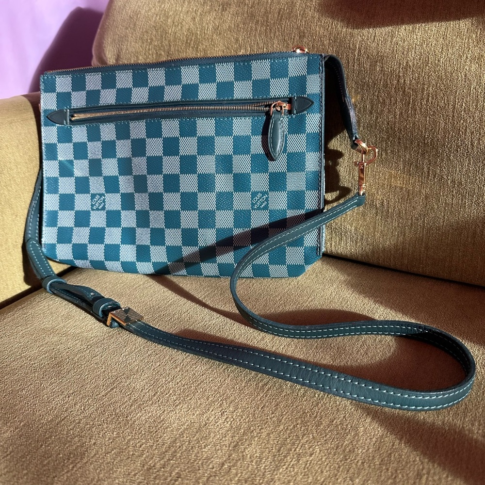 LV damier Couleurs Module cross body clutch